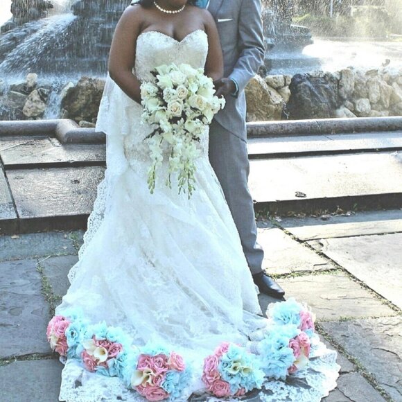Wedding Dress - Picture 1 of 4